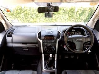2017 isuzu D-MAX ALL NEW BLUE POWER SPACE CAB Hi-Lander 1.9 Ddi - image blurred placeholder