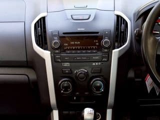 2017 isuzu D-MAX ALL NEW BLUE POWER SPACE CAB Hi-Lander 1.9 Ddi - image blurred placeholder