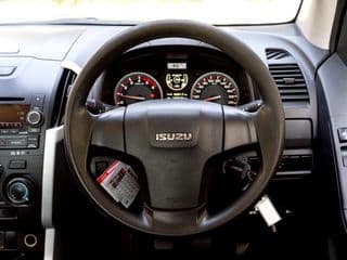 2017 isuzu D-MAX ALL NEW BLUE POWER SPACE CAB Hi-Lander 1.9 Ddi - image blurred placeholder