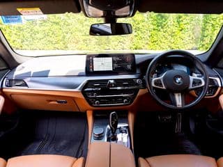 2021 BMW 520d 2.0 M Sport (G30) LCI (CKD) - image blurred placeholder