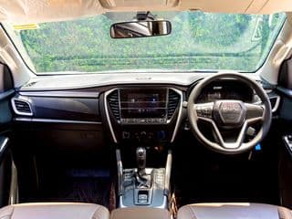 2023 Isuzu MU-X 1.9 Active 2WD - image blurred placeholder