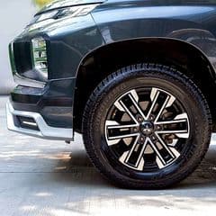 2021 Mitsubishi Pajero Sport 2.4 GT Premium 2WD - image blurred placeholder