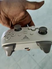 Flydigi Dune Fox Gamepad - image blurred placeholder