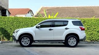 2017 Isuzu MU-X 3.0 2WD DVD Navigation - image blurred placeholder