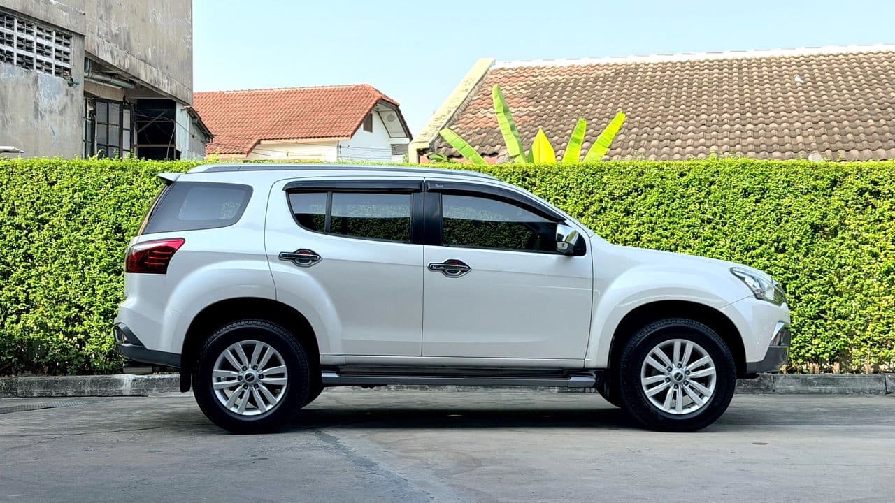 2017 Isuzu MU-X 3.0 2WD DVD Navigation