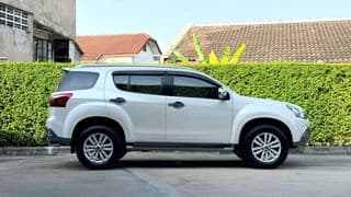 2017 Isuzu MU-X 3.0 2WD DVD Navigation - image blurred placeholder