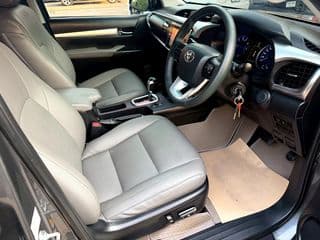 2016 Toyota Revo Prerunner 2.4 G 4-Door - image blurred placeholder