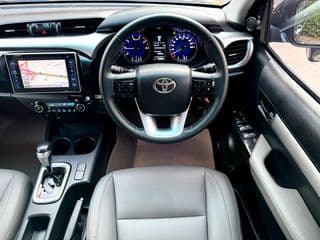 2016 Toyota Revo Prerunner 2.4 G 4-Door - image blurred placeholder