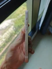 IPhone 13 - image blurred placeholder