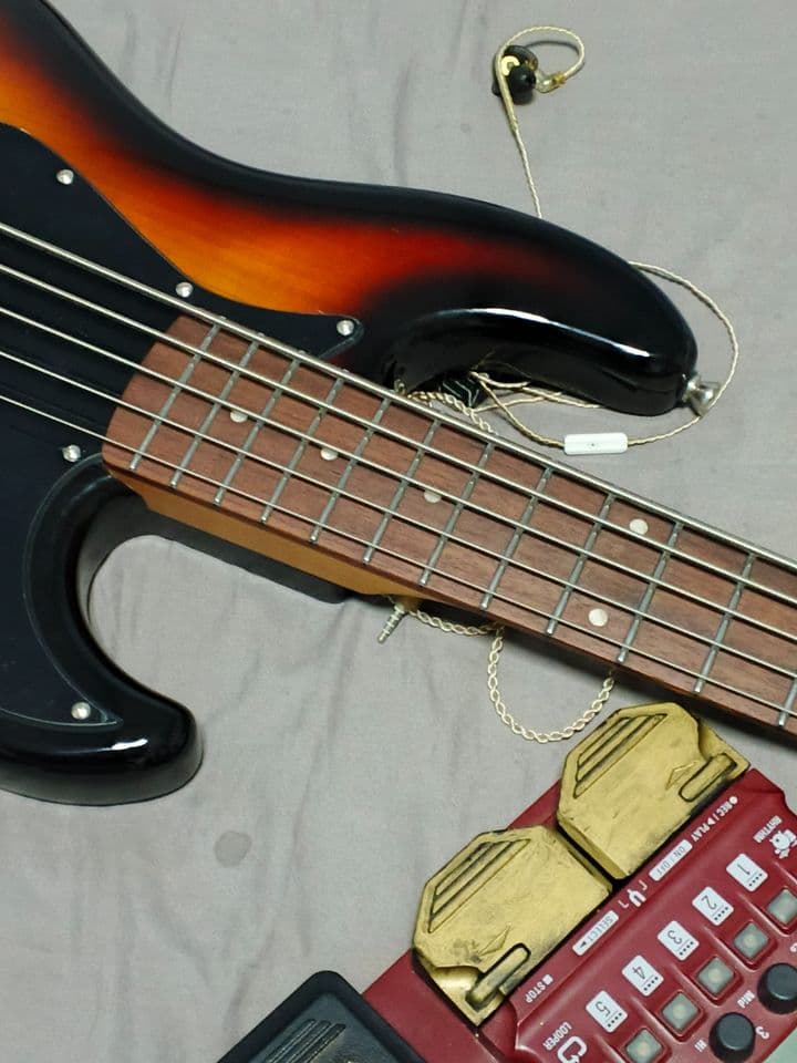 Gusta GJB5-03 Electric Bass Guitar + Zoom B1X Four Bass Multi-Effects Pedal