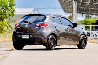 ปี 2016 MAZDA 2 1.3 High Connect A/T - image blurred placeholder
