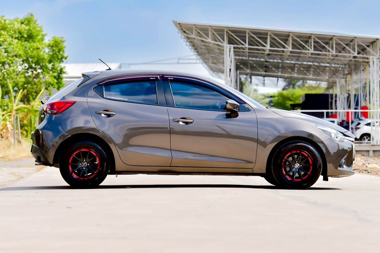 ปี 2016 MAZDA 2 1.3 High Connect A/T