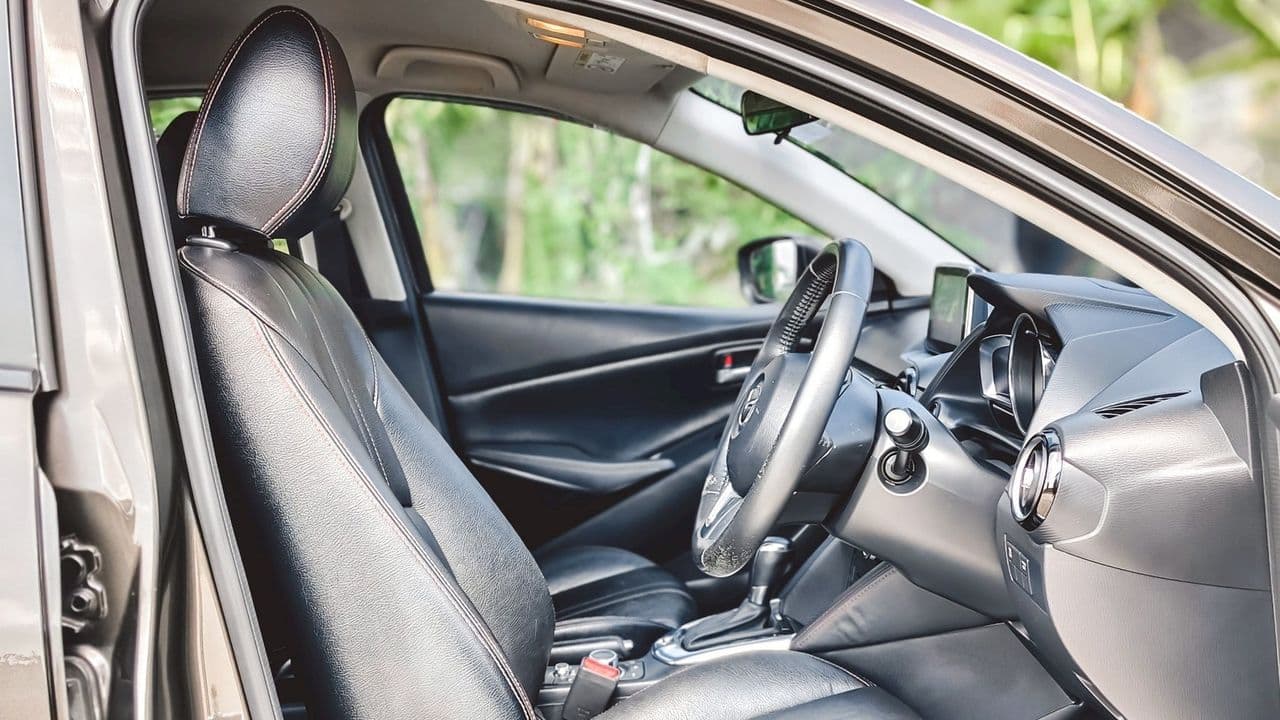 ปี 2016 MAZDA 2 1.3 High Connect A/T