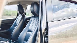 ปี 2016 MAZDA 2 1.3 High Connect A/T - image blurred placeholder