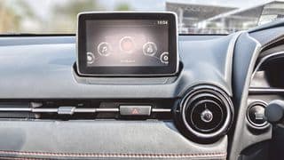 ปี 2016 MAZDA 2 1.3 High Connect A/T - image blurred placeholder