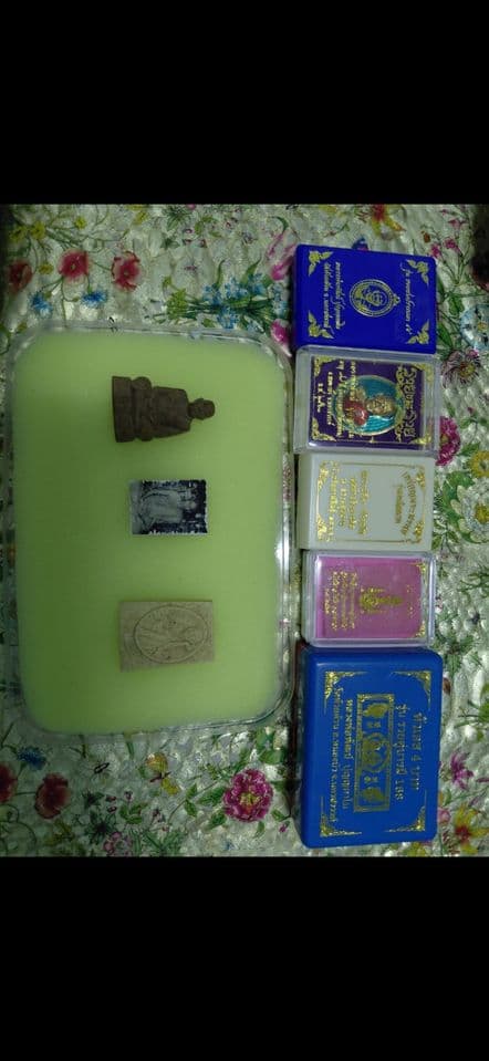 เซ็ทพระเครื่อง Chayatorn 2555