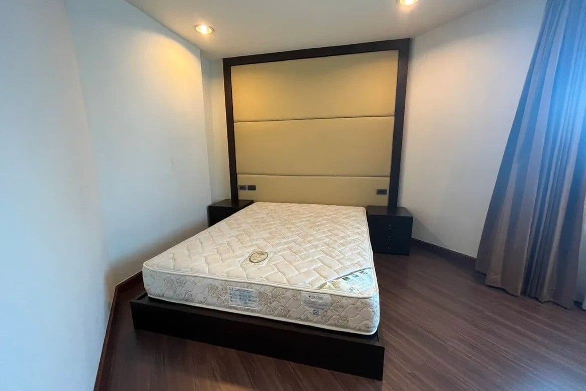 2 Bedroom Condo in Sathorn Gardens