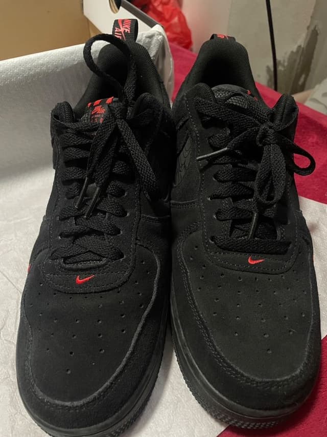 Nike Air Force 1 Low Multi-Swoosh สีดำ/แดงคริมสัน