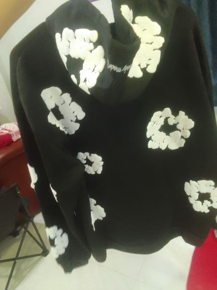 เสื้อกันหนาวลายดอก