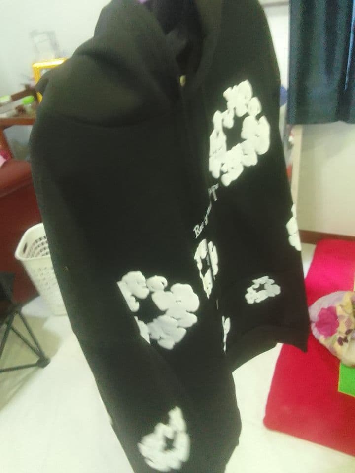 เสื้อกันหนาวลายดอก