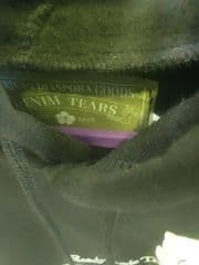 เสื้อกันหนาวลายดอก - image blurred placeholder