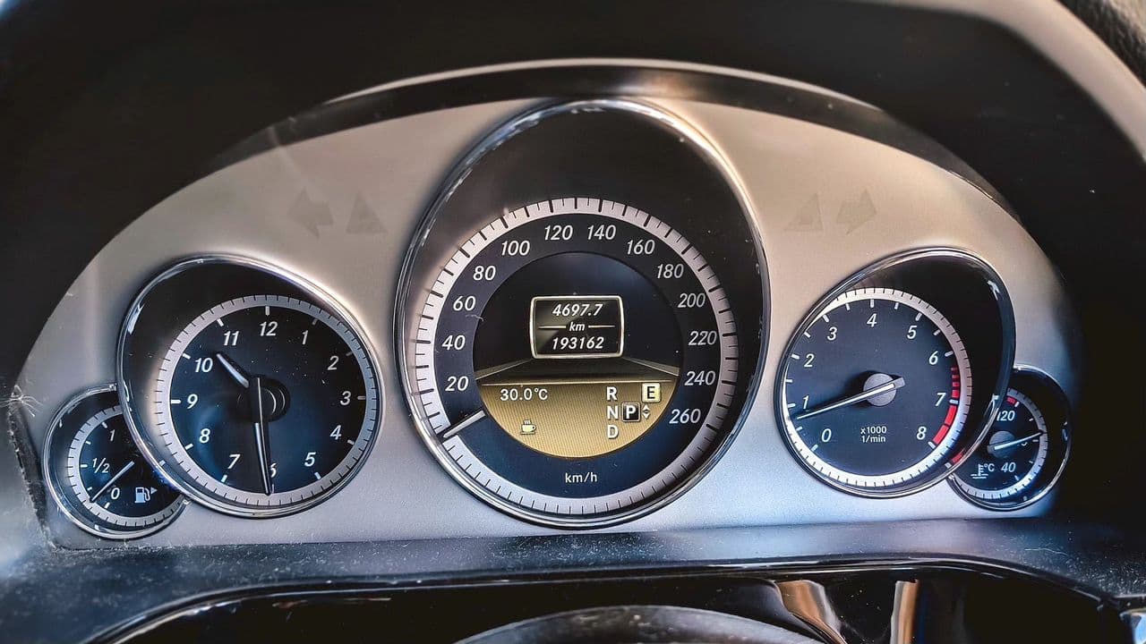 2011 Benz E250 1.8 เบนซิน BE