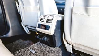 2011 Benz E250 1.8 เบนซิน BE - image blurred placeholder