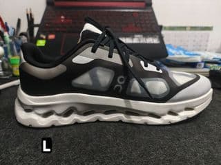 On cloudtilt remix - image blurred placeholder