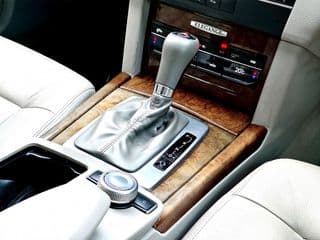 2011 Benz E200 AMG 1.8 A/T - image blurred placeholder