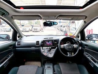 2004 Toyota Wish 2.0 Q Limited ซันรูฟ A/T - image blurred placeholder