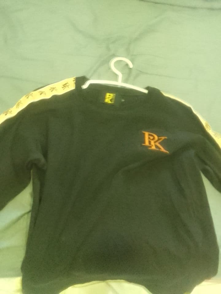 เสื้อสเวตเตอร์แขนยาว pk