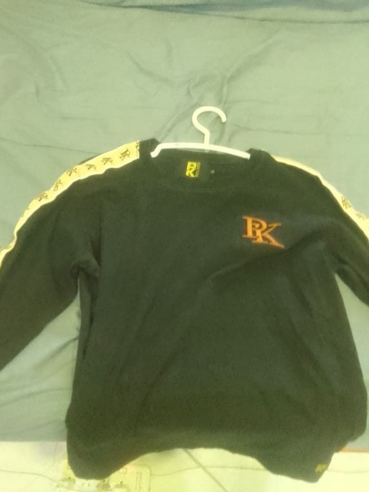 เสื้อสเวตเตอร์แขนยาว pk