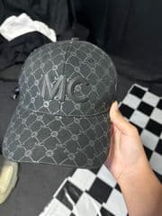 หมวก MC แท้ - image blurred placeholder