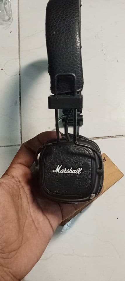 หูฟัง Bluetooth