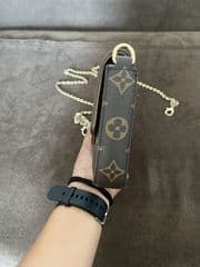 This bag is Louis Vuitton Pochette Félicie in Monogram Canvas - image blurred placeholder