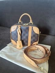 Louis Vuitton Valisette Souple BB made from Damier Ebene canvas - image blurred placeholder