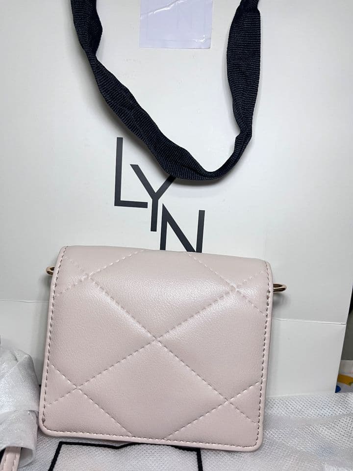 Genuine LYN brand bag 💯 Cute shape model, pastel pink, very classy look, elegant minimalist design