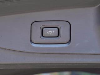 Isuzu MU-X 1.9 Ultimate 2WD ปี 2023 - image blurred placeholder