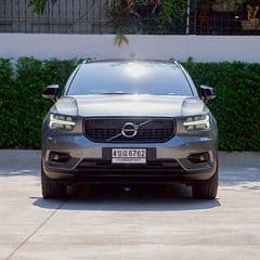 2019 Volvo XC40 2.0 AWD R-Design (CBU) - image blurred placeholder
