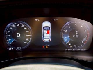 2019 Volvo XC40 2.0 AWD R-Design (CBU) - image blurred placeholder