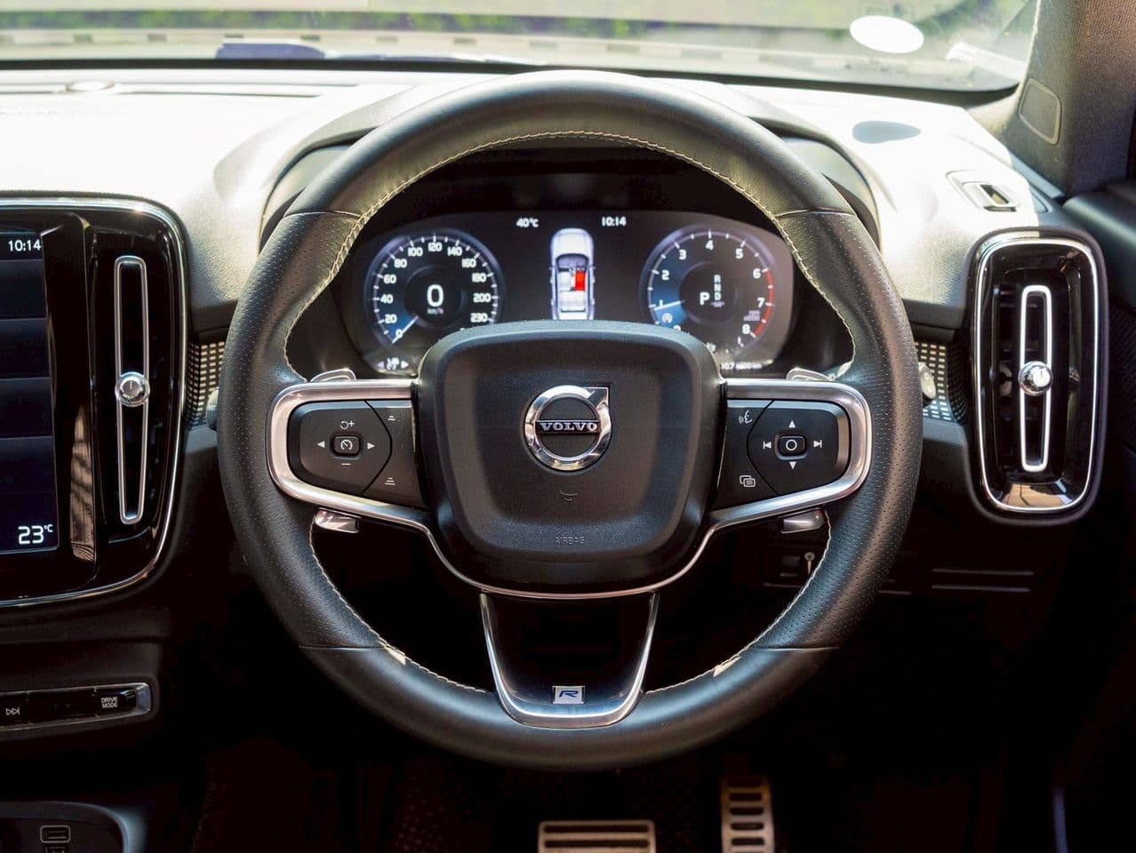 2019 Volvo XC40 2.0 AWD R-Design (CBU)