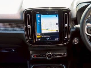 2019 Volvo XC40 2.0 AWD R-Design (CBU) - image blurred placeholder