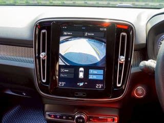 2019 Volvo XC40 2.0 AWD R-Design (CBU) - image blurred placeholder