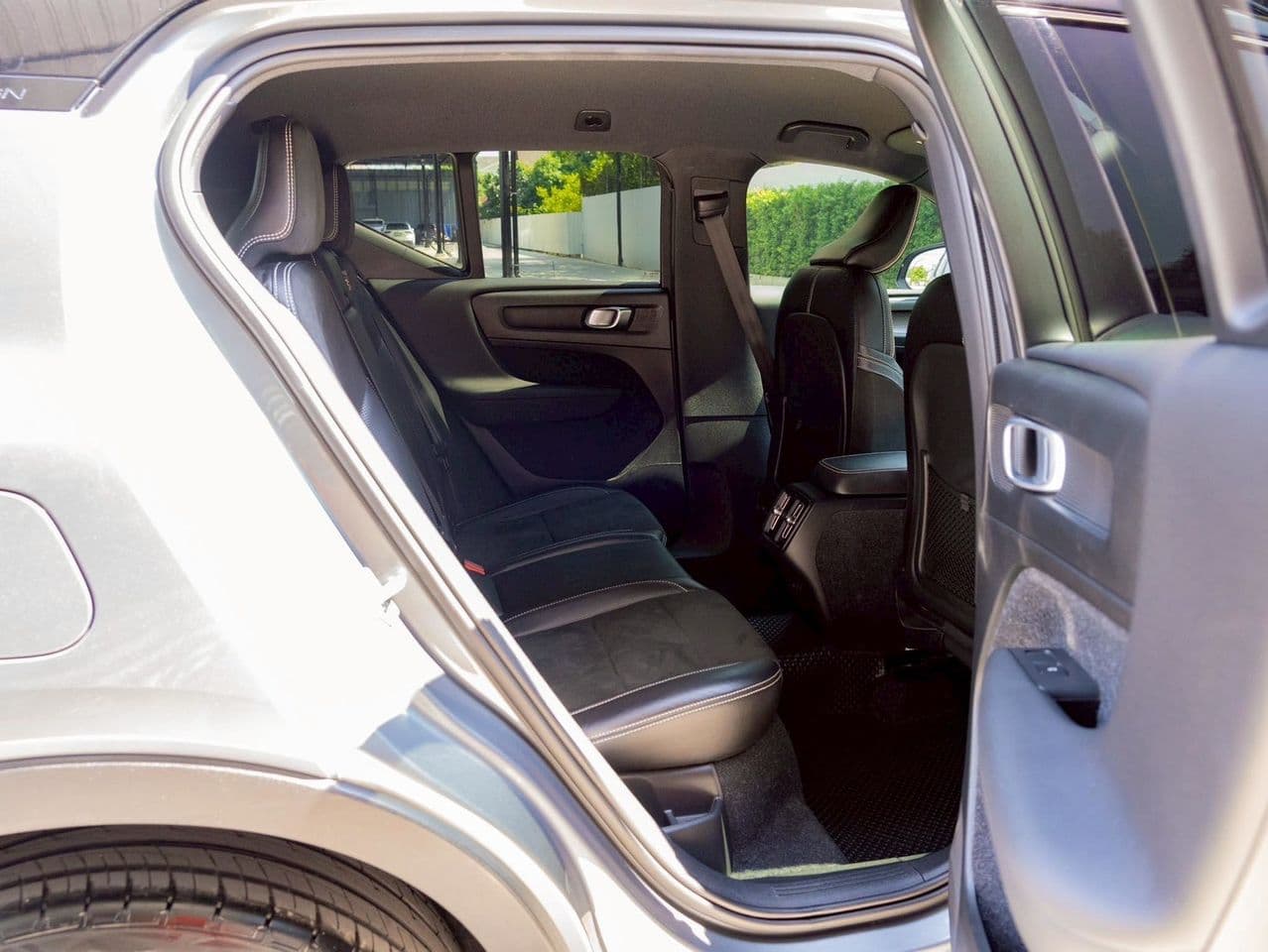 2019 Volvo XC40 2.0 AWD R-Design (CBU)