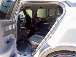 2019 Volvo XC40 2.0 AWD R-Design (CBU) - image blurred placeholder