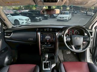2018 Toyota Fortuner 2.8 TRD Sportivo - image blurred placeholder