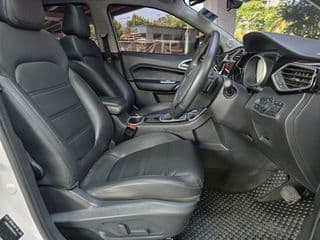 2017 MG GS 1.5X Turbo ซันรูฟ - image blurred placeholder