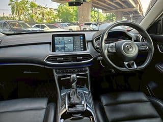 2021 MG HS 1.5 D - image blurred placeholder