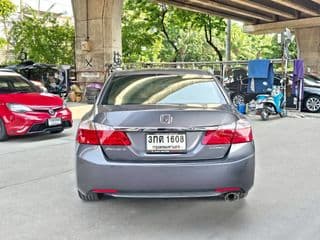 2014 Honda Accord 2.0 EL - image blurred placeholder