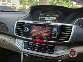 2014 Honda Accord 2.0 EL - image blurred placeholder